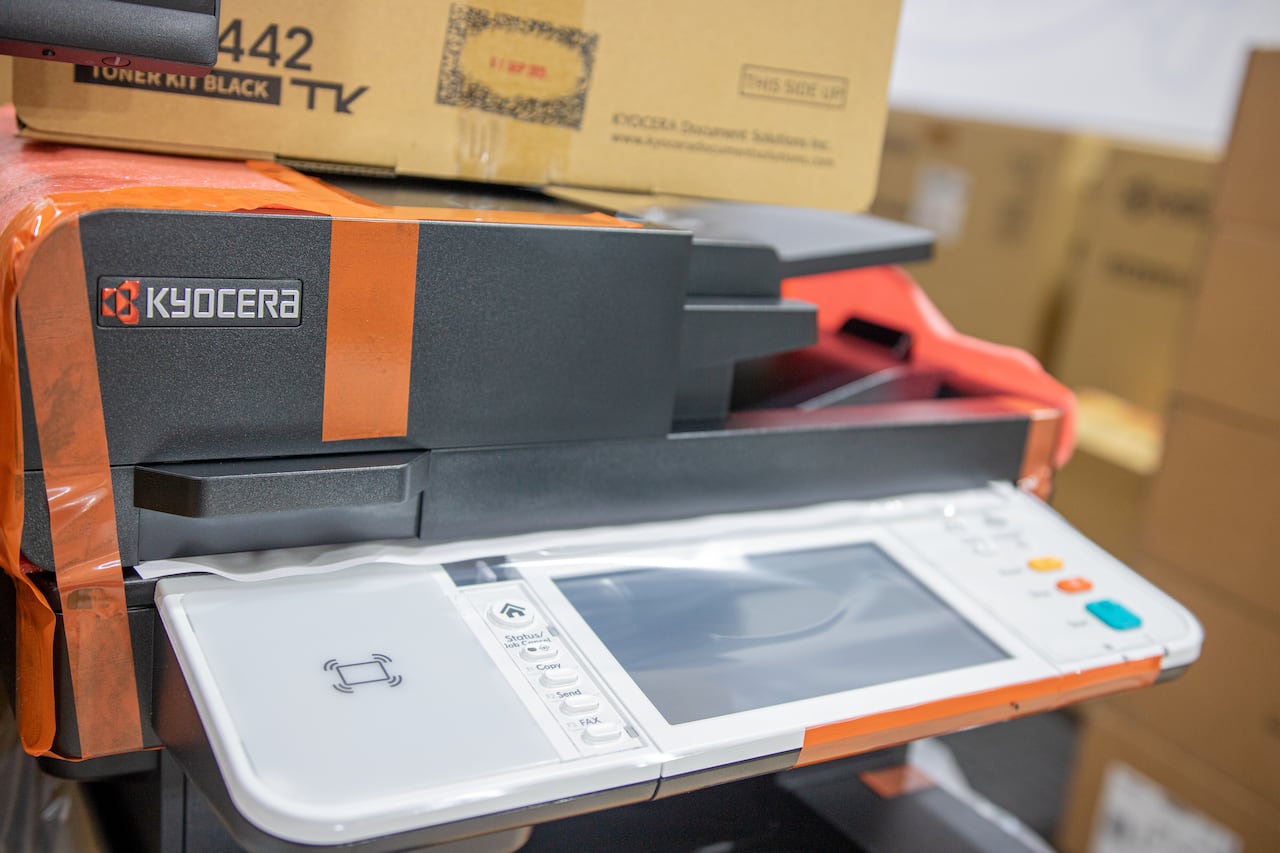 La entrega de este equipamiento representa un paso significativo hacia una atención más profesional y humanizada en las Comisarías de Familia de Popayán, reflejando el compromiso de la administración municipal con el bienestar de su comunidad y la garantía de sus derechos.