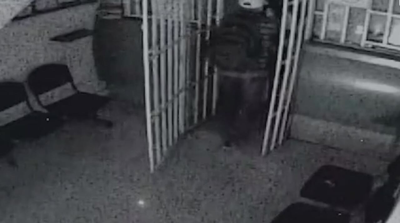 El ladrón pretendía llevarse 20 millones de pesos del establecimiento de recaudo de dinero.