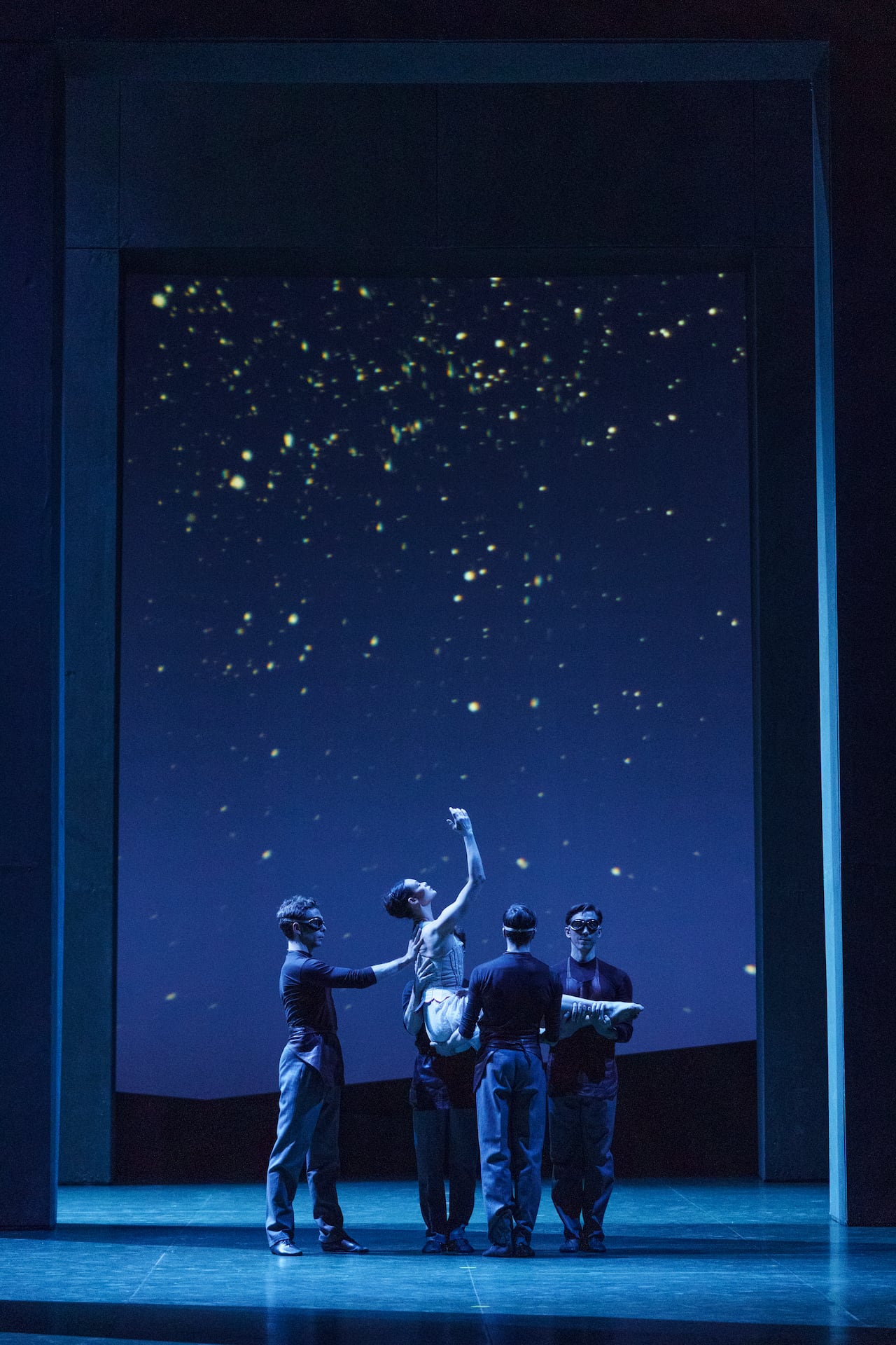 Los colombianos podrán disfrutar la belleza de El Parque desde la Compañía
de Ballet de la Ópera de París el próximo 14 y 15 de marzo en 15 salas exclusivas de Cine Colombia, de 9 ciudades.