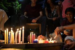 Cali: Familias unidas celebraron la noche de las velitas 7 de diciembre en Cali. foto José L Guzmán. El País