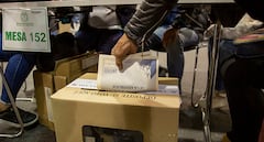 En el país podrán votar 38.029.475 ciudadanos, en 100.809 mesas que se instalarán en 12.263 puestos de votación; en el exterior, 972.764 personas están habilitadas para sufragar en 1.343 mesas