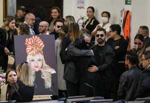 En el Concejo DE Bogotá se está llevando a cabo una emotiva despedida a la Gorda Fabiola