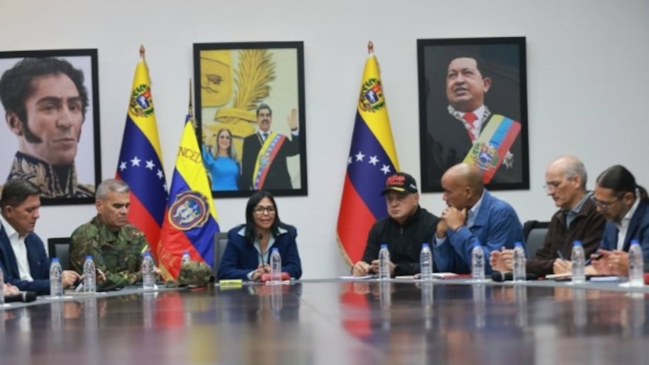 En su pronunciamiento, Rodríguez reiteró la “vocación de paz” de Venezuela y propuso avanzar hacia una agenda de cooperación internacional basada en la soberanía y la no injerencia.
Fotos tomadas de Instagram de Delcy Rodríguez.