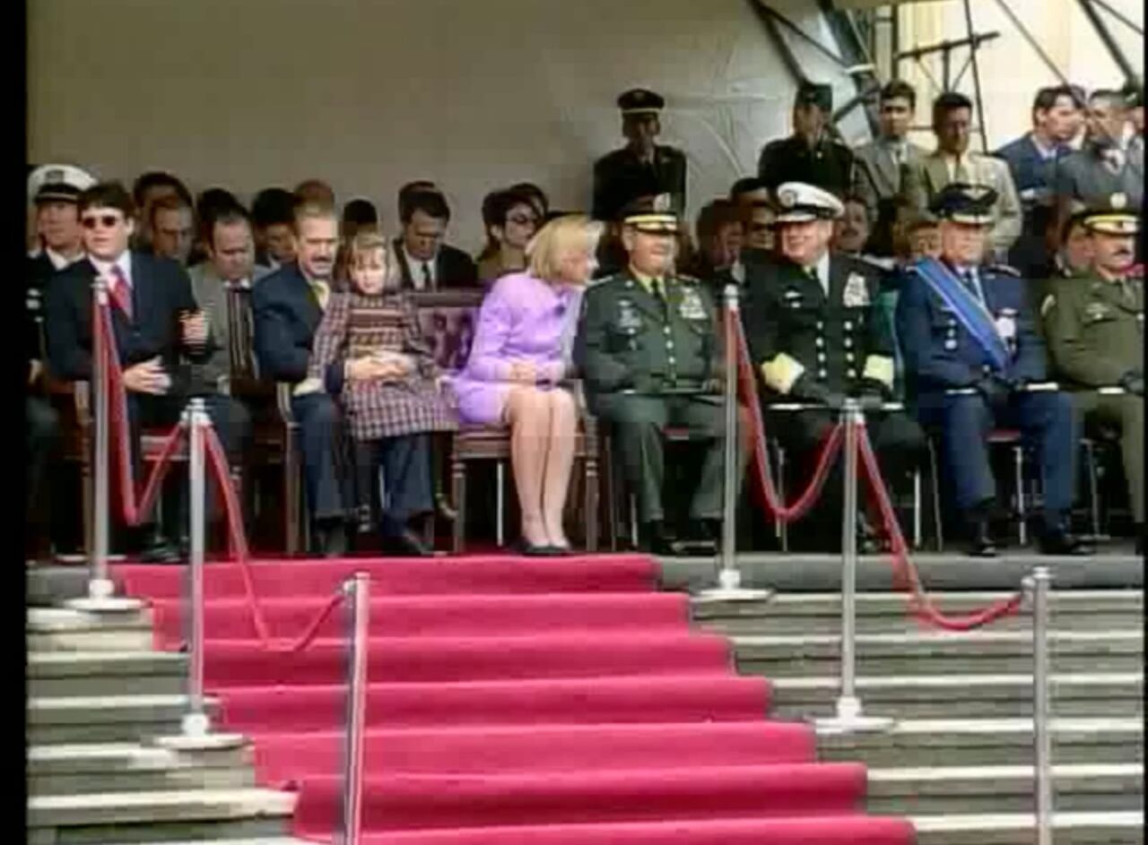 Andrés Pastrana desfile militar 20 de julio