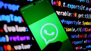 En esta ilustración fotográfica, se muestra un logotipo de WhatsApp en