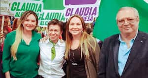 Claudia López decidió saltar del barco de la Alianza Verde, asegurando que la minoría petrista cooptó al partido, pero se le olvida que en el pasado recibía el apoyo en público de Iván Name y Carlos Ramón González. Asimismo, ayudó a elegir a Petro y hoy quiere mostrarse como su opositora.