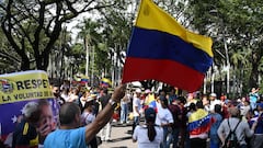 Cali: Migrantes venezolanos se reúnen en el bulevar del río en rechazo a la posesión de Maduro como presidente en Venezuela. Fotos: José L Guzmán. El País