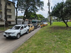 Choque múltiple entre al menos siete vehículos mantiene bloqueada la avenida 4 con 34 y genera fuertes congestiones hacia la terminal de transportes.