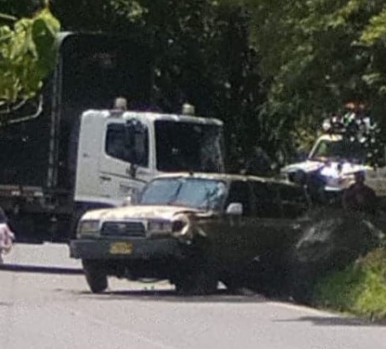 Los sujetos armados ubicaron y activaron hasta explosivos a la hora de ejecutar este asalto en plena vía Panamericana, indicaron los testigos.