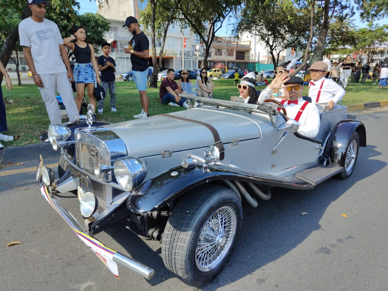 Desfile de Autos Clásicos y Antiguos 2025.