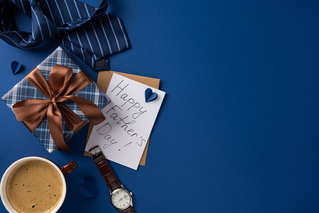 Para Claude, las palabras escritas con sinceridad tienen más impacto que muchos regalos costosos.