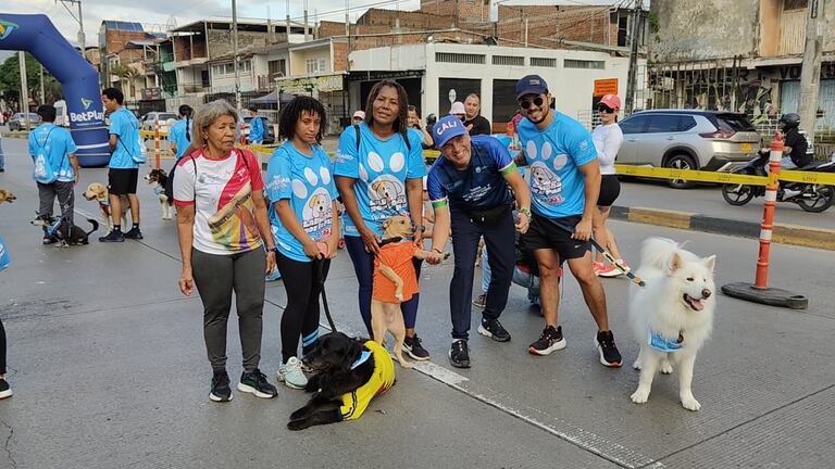 Caminata Ladridos por la Paz, Evento organizado por la Emisora Boom en Alianza con el País de Cali