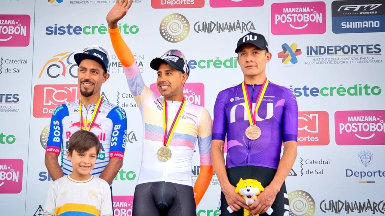 De izquierda a derecha: Daniel Felipe Martínez, Brandon Rivera y Rodrigo Contreras.