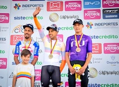 De izquierda a derecha: Daniel Felipe Martínez, Brandon Rivera y Rodrigo Contreras.