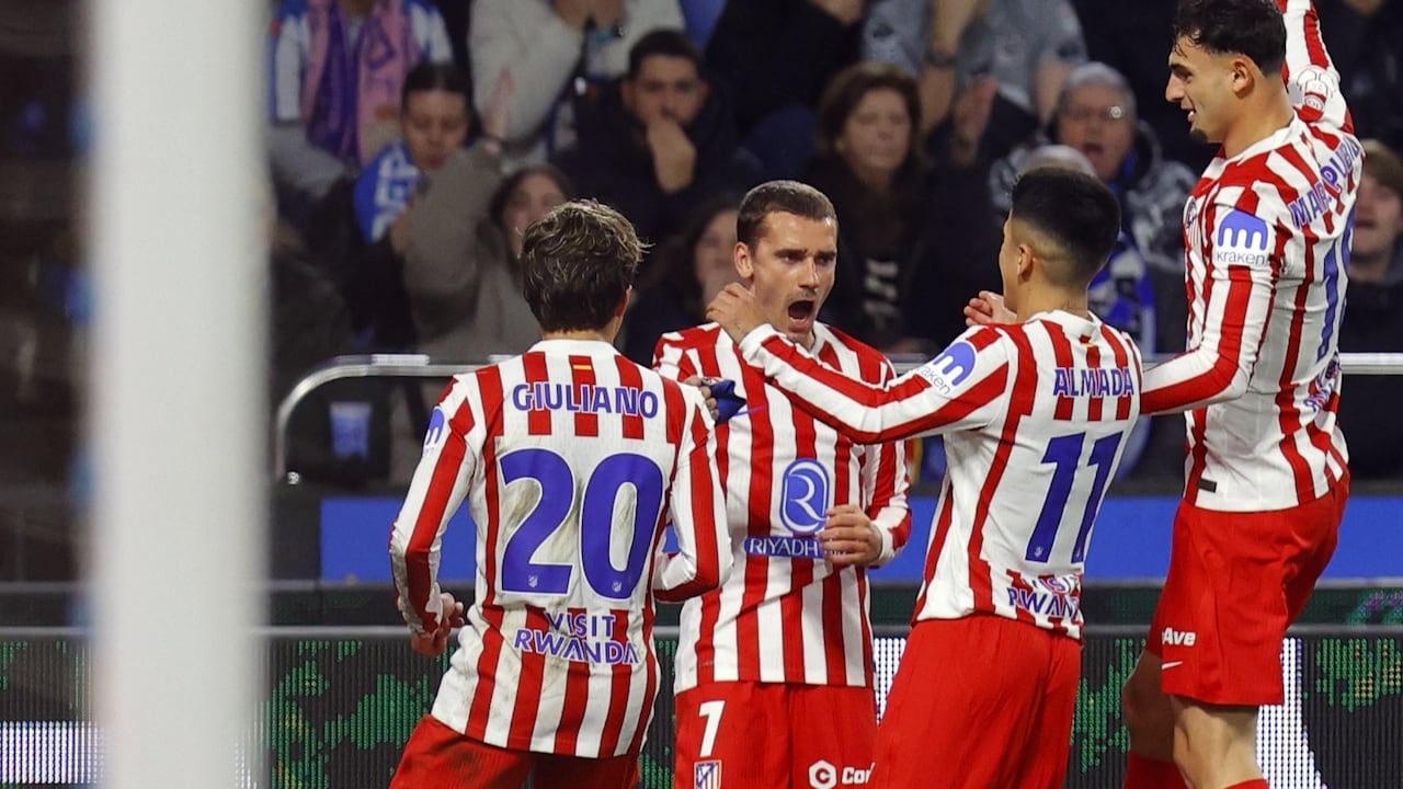 Los jugadores del Atlético de Madrid celebran el gol de la victoria en los octavos de final de la Copa del Rey.
