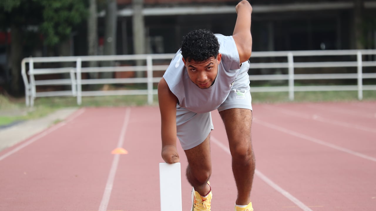 Luis Fernando Lara Rodallega atleta paralímpico campeón nacional de los 400 metros planos.