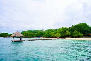 Paisaje de playa en Isla Grande, Islas del Rosario en el Caribe colombiano