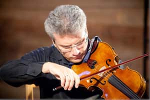 El violista italiano Gianfranco Borrelli es uno de los invitados a un concierto con repertorio de obras para trío de viola, clarinete y piano, en el marco del Festival Internacional de Música de Cámara.