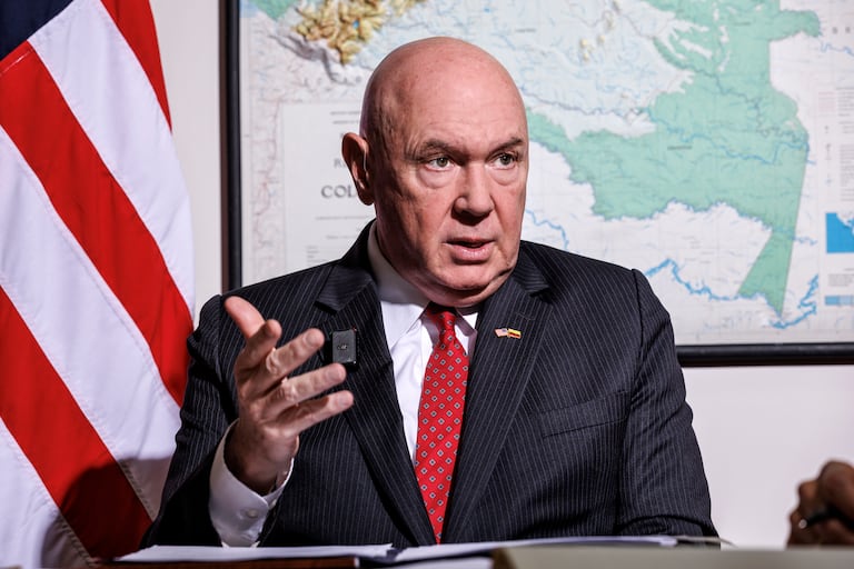 John McNamara. Embajador de Estados Unidos