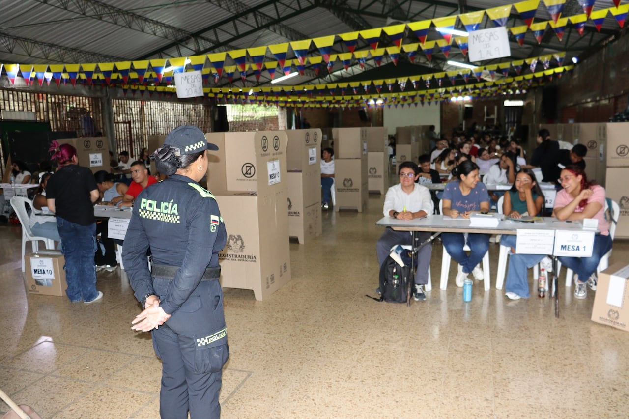 5443 mesas de votación distribuidas en 216 puestos habrá en Cali, las cuales estarán vigiladas por uniformados de la Policía.