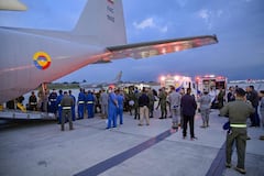 El accidente del avión Hércules C-130 de la Fuerza Aeroespacial Colombiana, ocurrido en inmediaciones de Puerto Leguízamo, ha generado conmoción en todo el país. La aeronave, que transportaba a decenas de uniformados, presentó una emergencia pocos minutos después de despegar, provocando un siniestro que dejó múltiples víctimas entre fallecidos, heridos y desaparecidos.