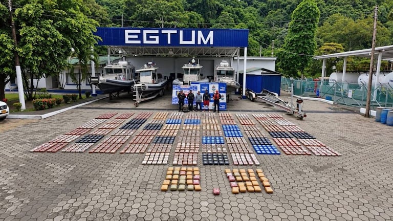 Incautación de droga en el Pacífico colombiano.