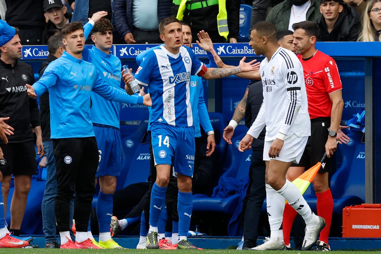 Kylian Mbappé, expulsado ante Alavés.