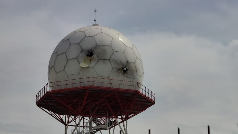 Radar de la Aerocivil que fue atacado con drones en Candelaria.