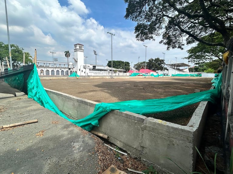 Fotografía tomada el jueves 4 de junio de 2026. Así se encontraban las obras de las canchas de pádel que se tenía proyectado entregar en cuatro meses, luego de que su construcción iniciara en enero pasado.
