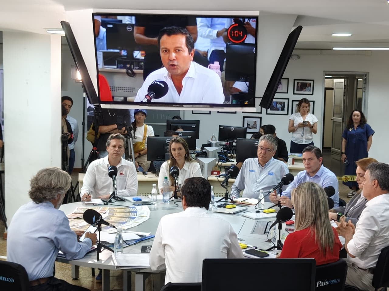 Candidatos de la Gran Consulta por Colombia durante Diálogos por el Valle de El País.