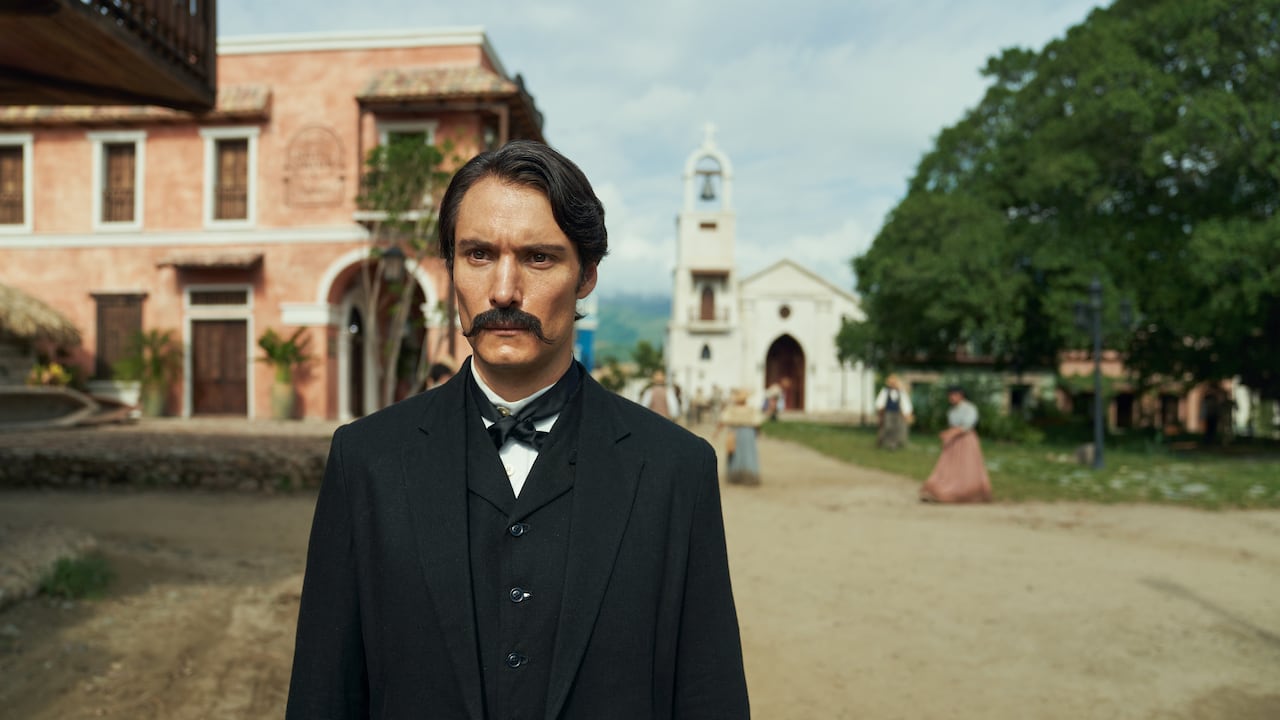 Cien Años de Soledad S1. Claudio Cataño as Aureliano in Cien Años de Soledad. Cr. Mauro González /Netflix ©️2024