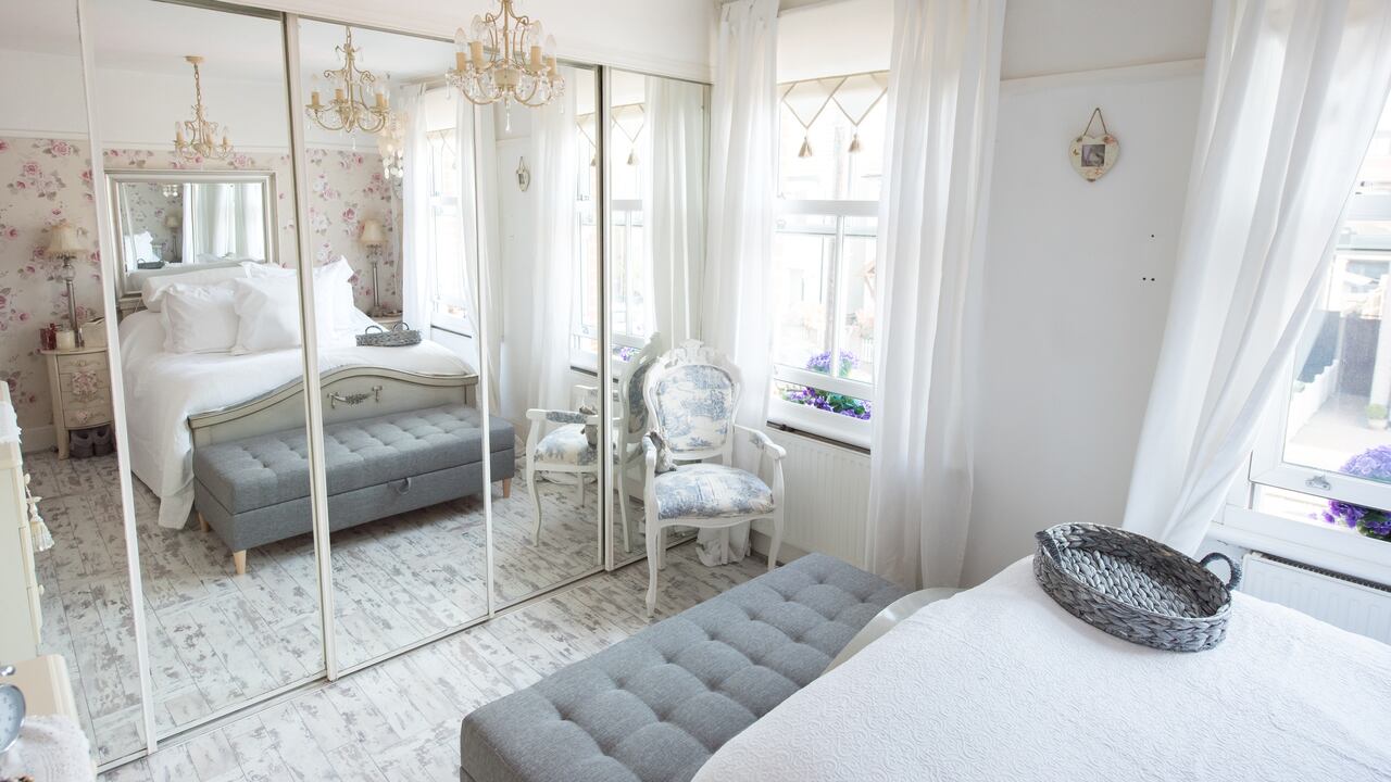 Espejo en la habitación