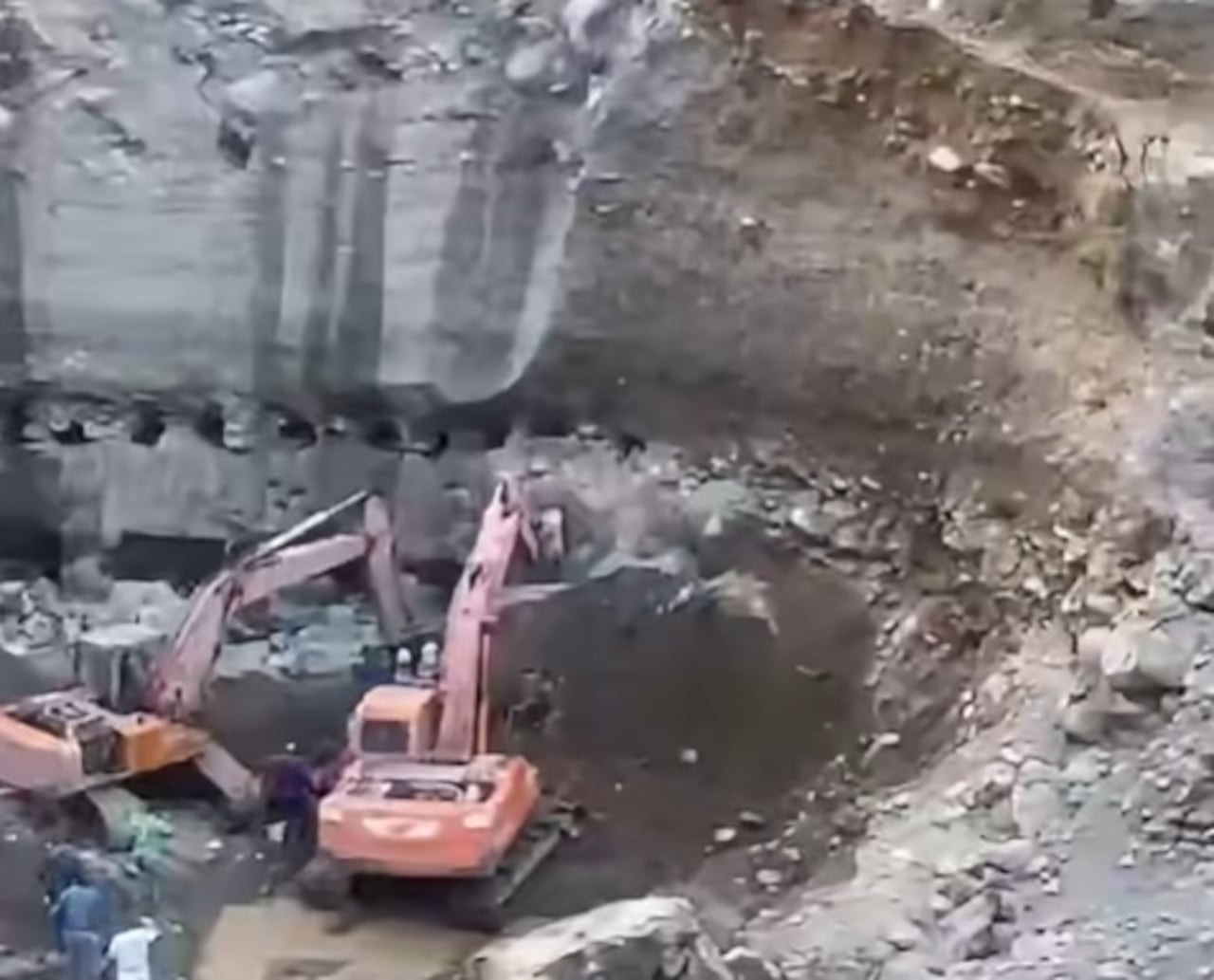 Al menos seis personas habrían sido trasladadas a centros asistenciales de Policarpa y El Peñol tras el deslizamiento que afectó una zona donde se desarrollaban actividades mineras.