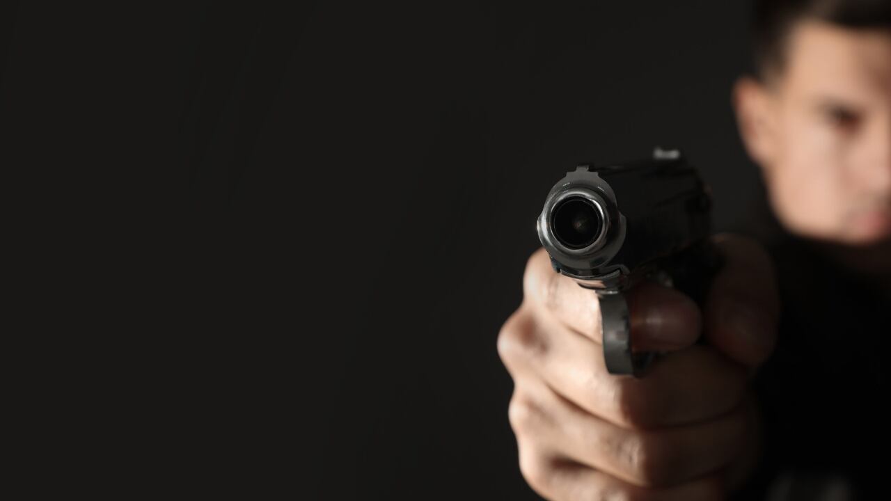 El incremento en los homicidios en lo que va corrido del año tendría explicación en el surgimiento de microbandas que buscan copar los espacios dejados por estructuras como Los 300, la guerra ahora es por la venta de estupefacientes. Foto: 123rf / El País.