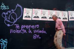 Durante la marcha que se realizó en Cali, por el Día Internacional de la Mujer, dejó fachadas de viviendas y negocios comerciales, al igual que la Gobernación del Valle, con grafitis y afiches. La marcha que salió del parque de Jovita, subió por la calle quinta, cruzó por la carrera 10 y luego giró a la derecha en la calle novena, para llegar al Bulevar.