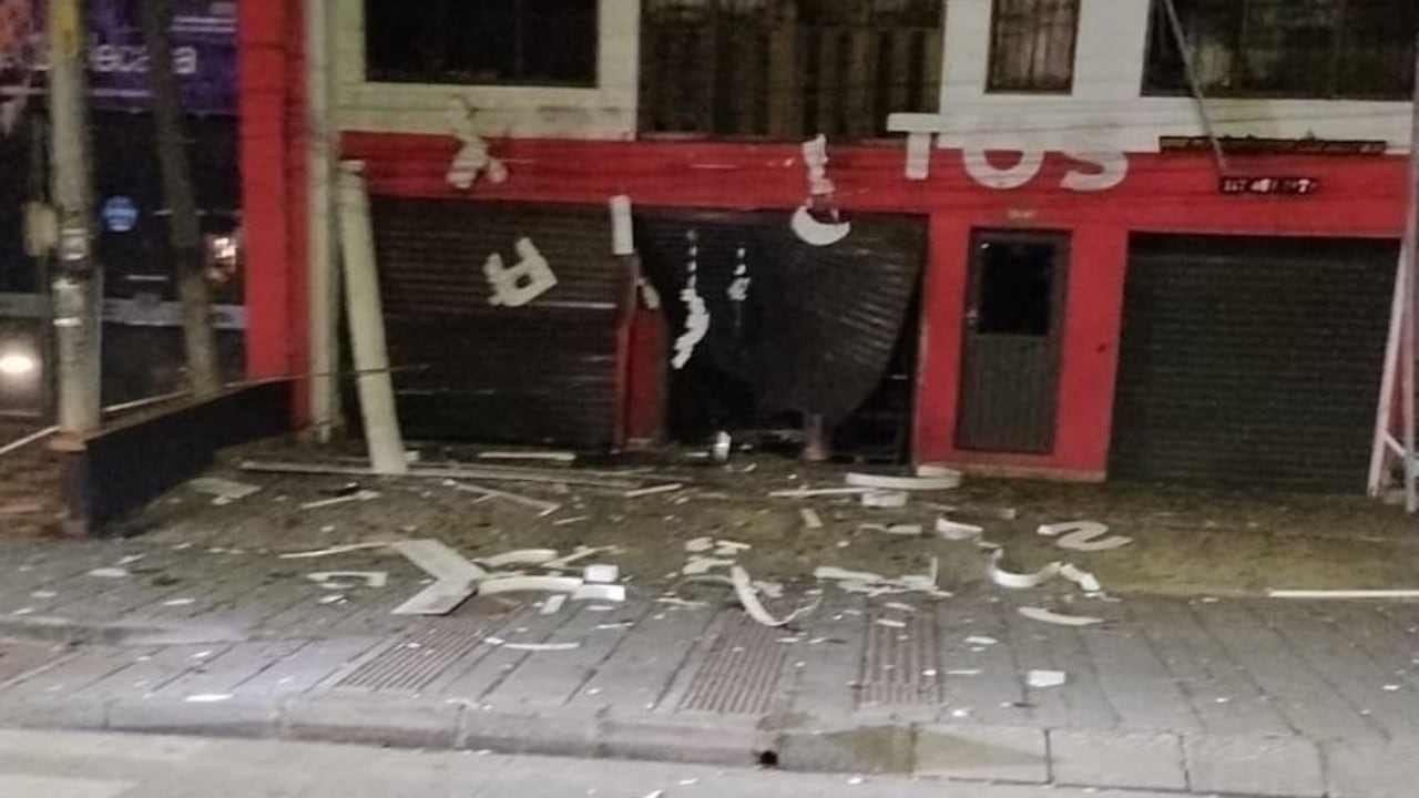 Habitantes del barrio La Esmeralda salieron alarmados de sus viviendas tras la fuerte explosión registrada durante la madrugada de este sábado en Popayán.