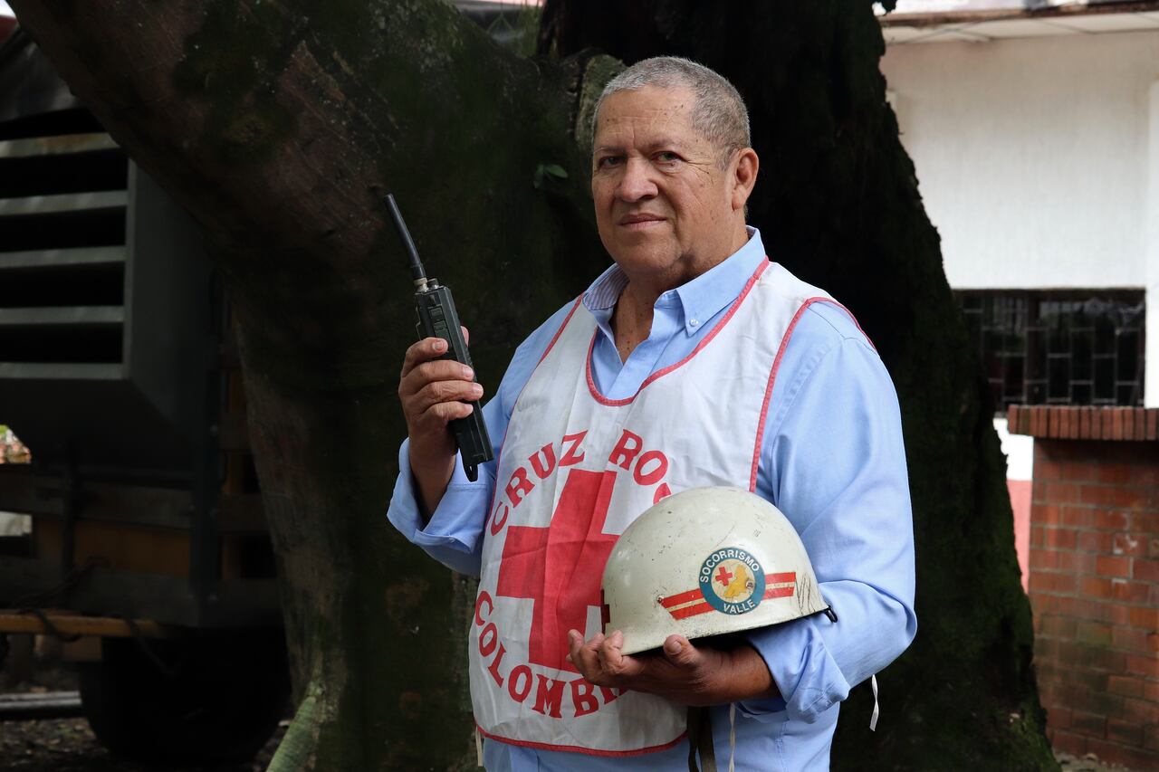 La Tragedia de Armero cumple 40 años, estos son los veteranos caleños de la Cruz Roja que atendieron la emergencia, Marco Gómez ex rescatista de la Cruz Roja.. fotos Bernardo Peña