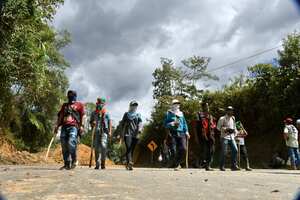 Comunidades Indígenas bloquearon la vía Panamericana que comunica a Popayán y Cali, específicamente en el kilómetro 27, a la altura del sector que es conocido como Quebrada Grande, en Piendamó, Cauca.