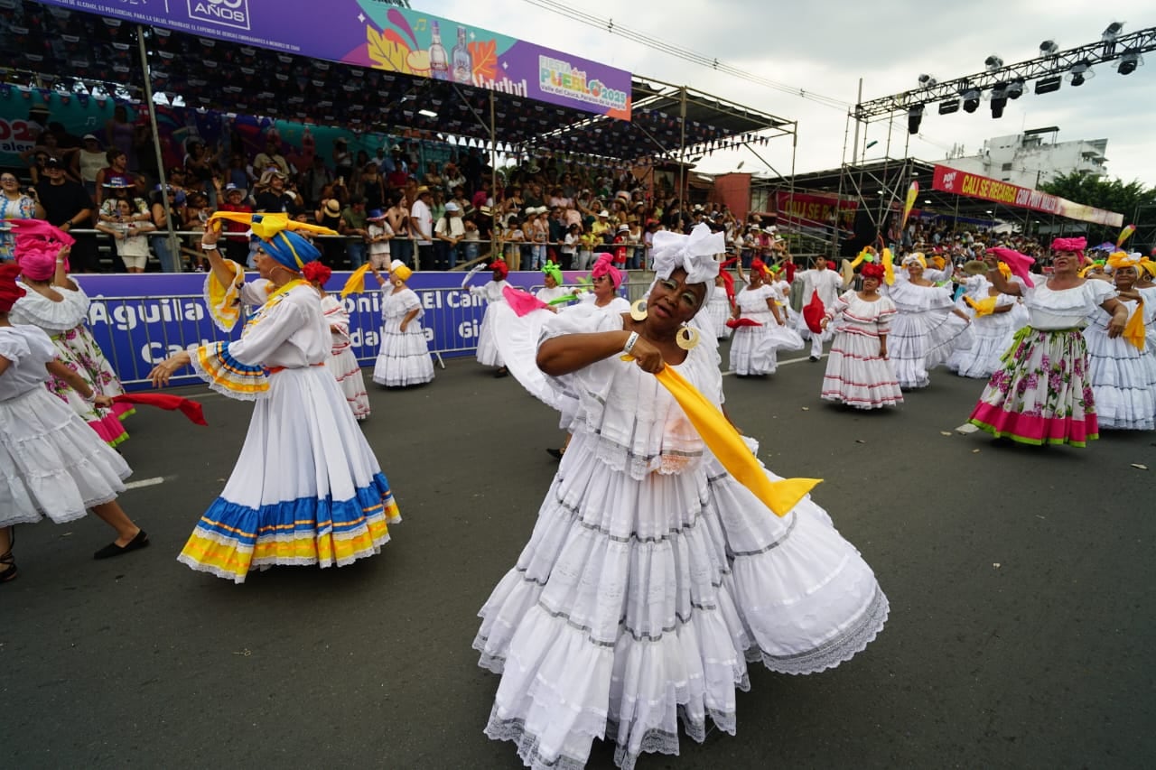Postal del desfile de la Fiesta de Mi Pueblo de la Feria de Cali 2025, en la tarde de este viernes 26 de diciembre.