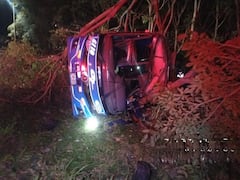 Varias personas mueren tras volcamiento de bus en la vía Ibagué–Bogotá