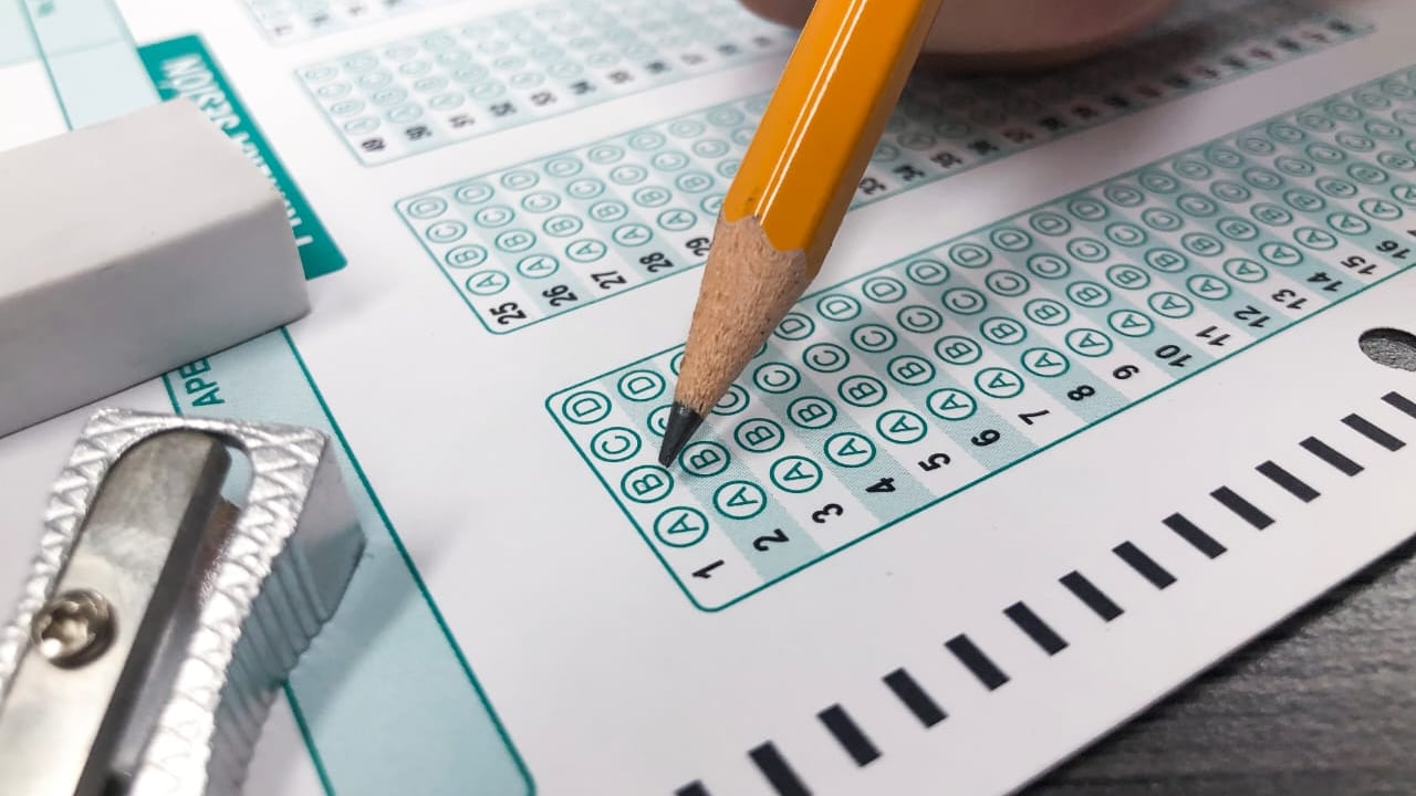 Las pruebas Saber 11 evalúan competencias clave de los estudiantes colombianos y son determinantes para el acceso a oportunidades académicas. En Buenaventura, jóvenes con altos puntajes participarán en el “Tour por Saber 11 2026” para orientar a futuros aspirantes.
