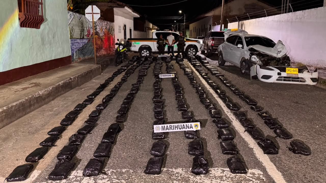 El conductor intentó evadir un puesto de control de la Policía en jurisdicción de Bolívar.