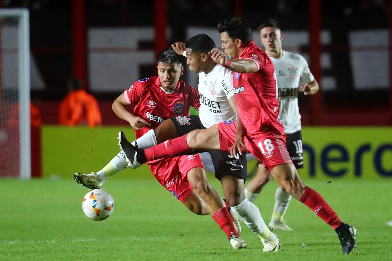 Argentinos Juniors derrotó a Corinthians por la fecha 3 de la Copa Sudamericana