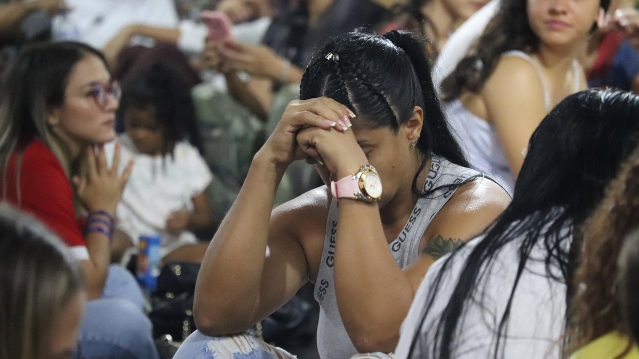 El Santuario de Fátima se llena todo los lunes a las seis de la tarde con la oración de la Cornilla de la Divina Misericordia dirigida por el Padre Omar Arturo López Pérez. foto Bernardo Peña abril 25 de 2023