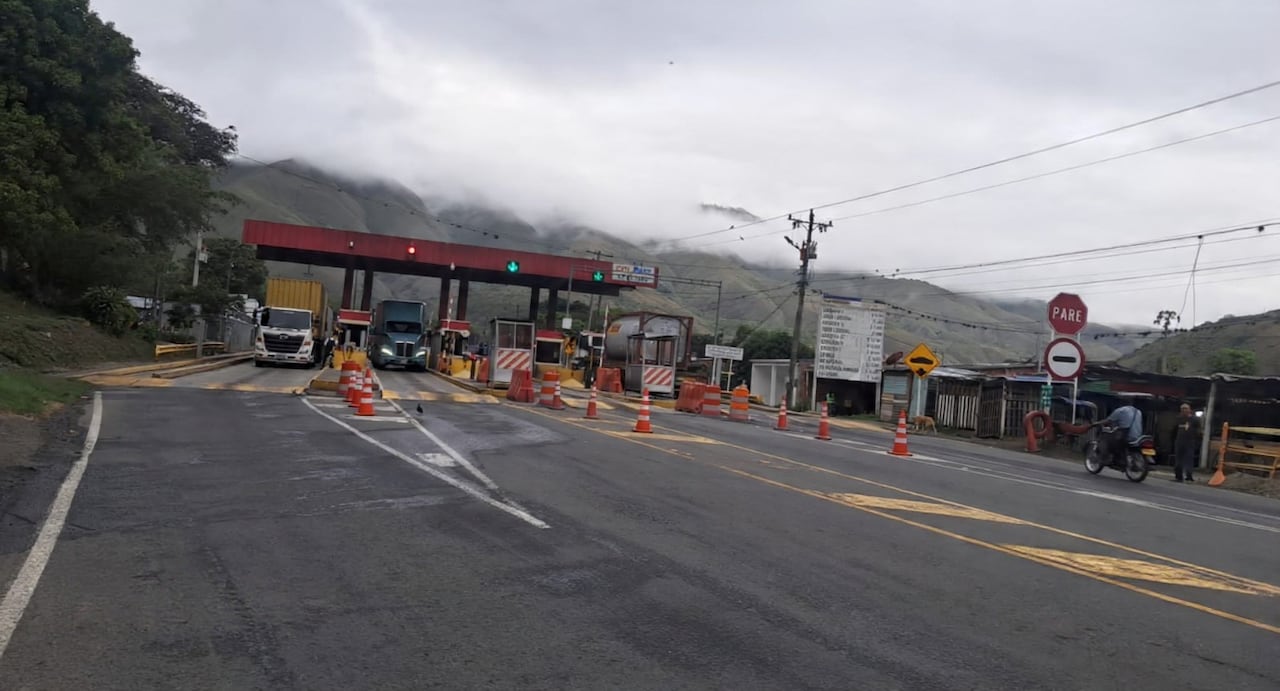 El Peaje en Loboguerrero fue cerrado de manera preventiva, ante los bloqueos en la vía a Buenaventura: Cortesía Unión Vial