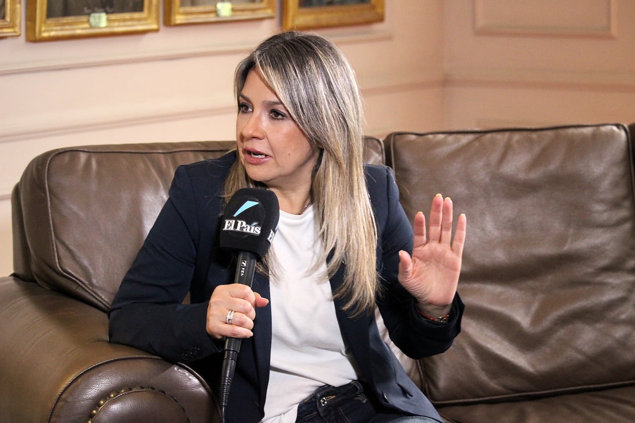 Vicky Dávila periodista pre candidata presidencial.