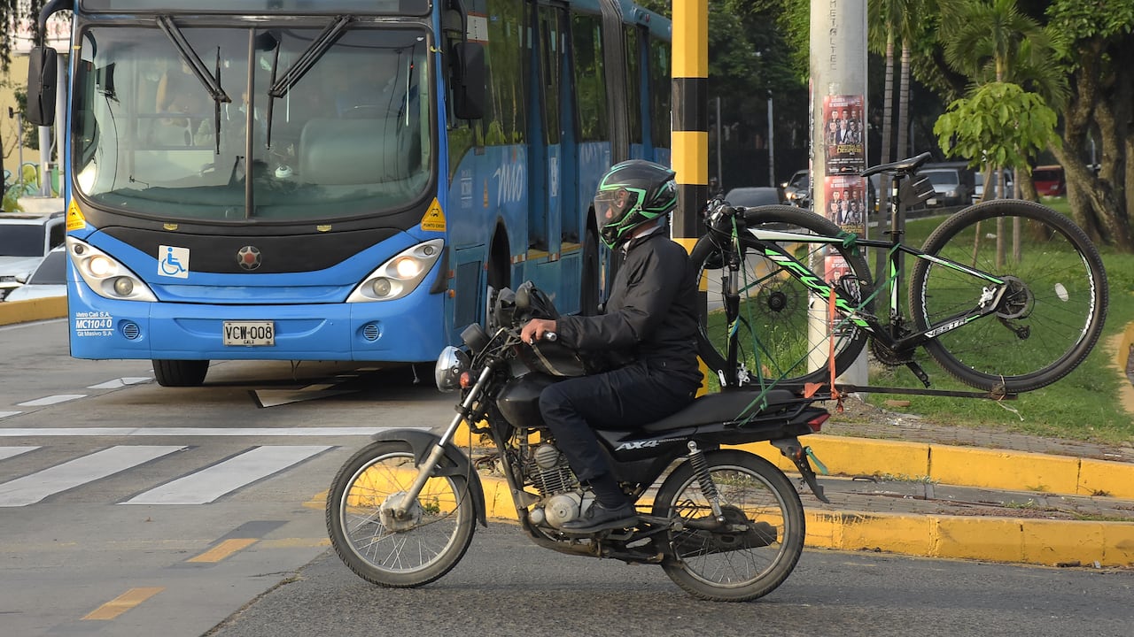 En el día sin carro, muchos caleños se la ingeniaron para poder llegar a sus lugares de trabajo, la jornada transcurrió sin ningún contratiempo en la sucursal del cielo.