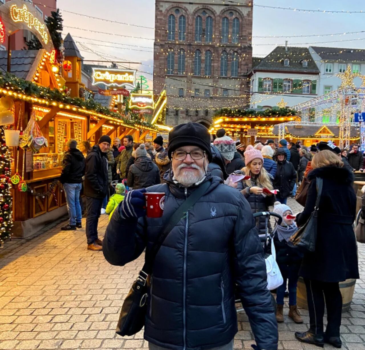 El artista antioqueño Luis Fernando Valencia Quintero, nació el 30 de agosto de 1947 y falleció el pasado mes de marzo de 2023.