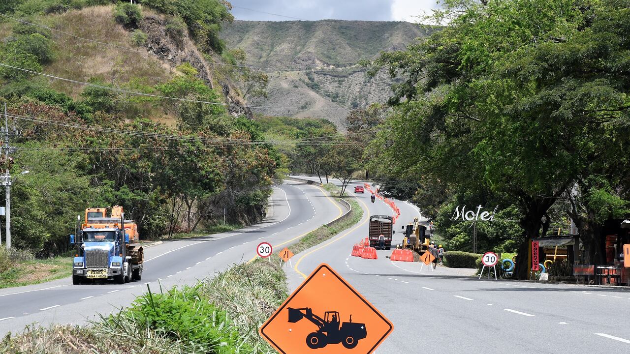 Activo: Inicios de obras del proyecto de quinta generación (5G) de la nueva malla vial del Valle del Cauca, corredor Buenaventura Loboguerrero, Buga. foto José L Guzmán. EL País