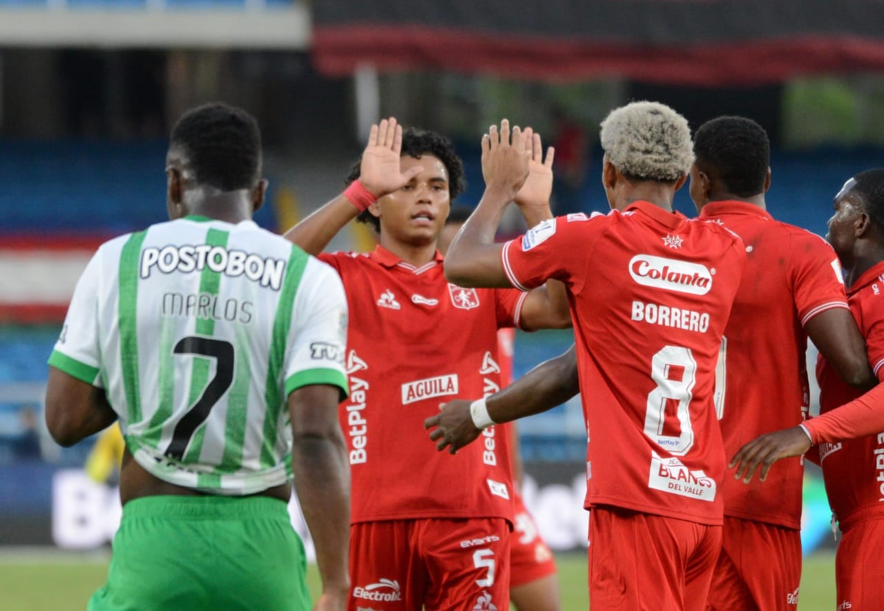 Imagen del partido entre América de Cali y Atlético Nacional por la fecha 6 del Grupo A de los cuadrangulares semifinales del segundo semestre de la Liga Colombiana 2025.